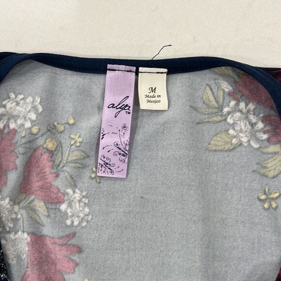 Alya Francesca’s Cold Shoulder floral dress - Picture 4 of 4